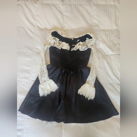 Black Lace House of CB 'Cleora'- Medium (Long Length)